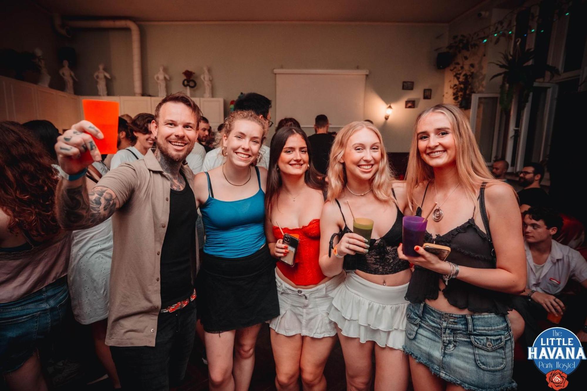 The Little Havana Party Hostel Cracovia Exterior foto