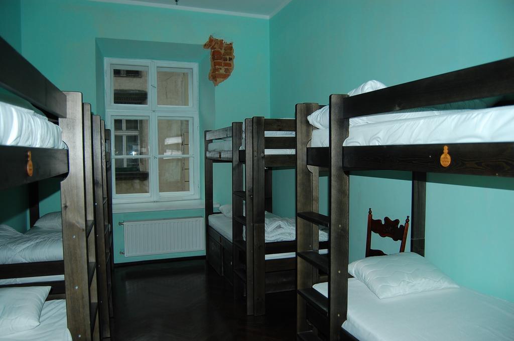 The Little Havana Party Hostel Cracovia Habitación foto