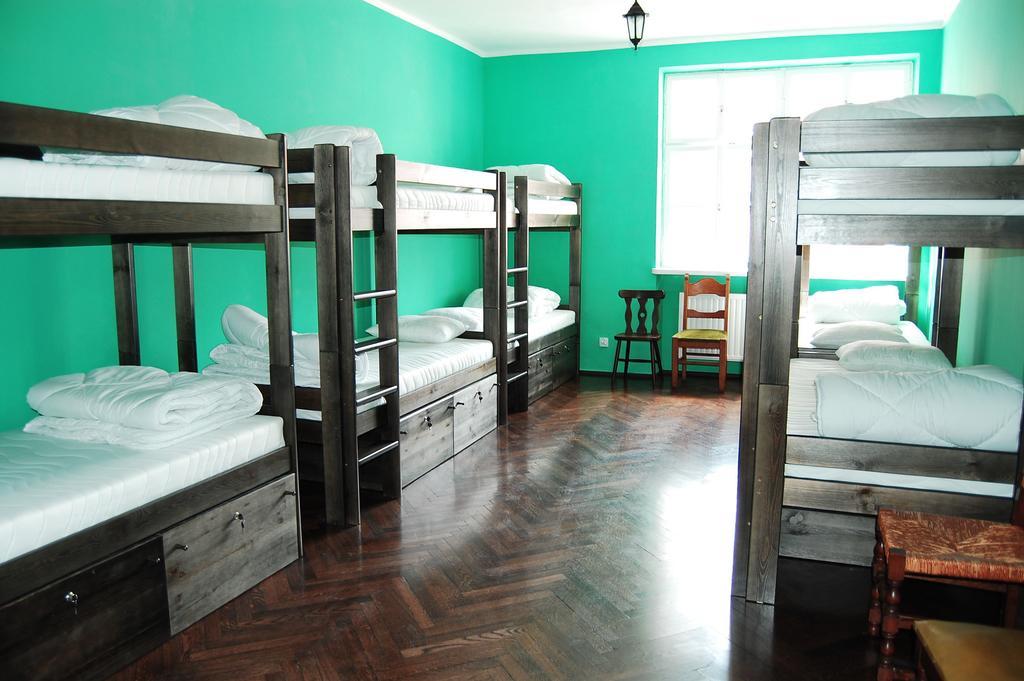 The Little Havana Party Hostel Cracovia Exterior foto